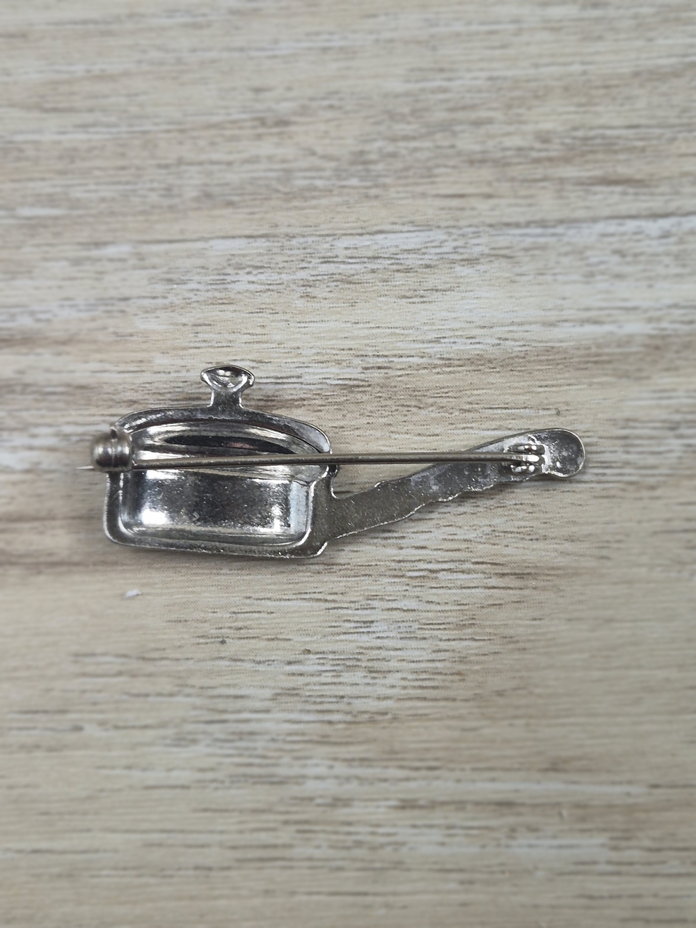 Vintage Miniature Saucepan Skillet Brooch Pin Silver Tone Kitsch Novelty - Picture 2 of 2